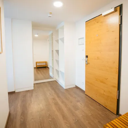 Poellners 20 Min Von Muenchen Hbf Hotell