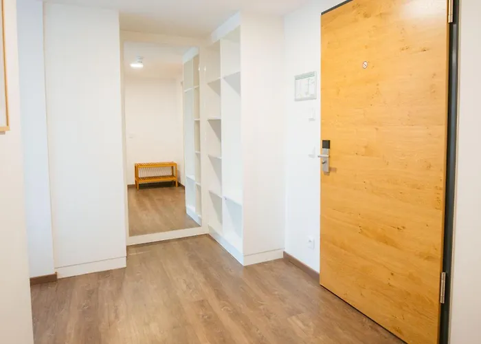 Poellners 20 Min Von Muenchen Hbf Hotell