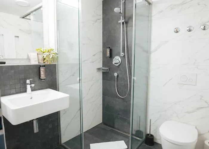 Poellners 20 Min Von Muenchen Hbf Hotell Petershausen