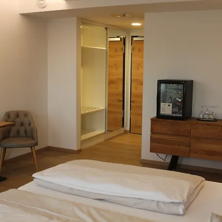 Hotel Poellners 20 Min Von Muenchen Hbf Petershausen